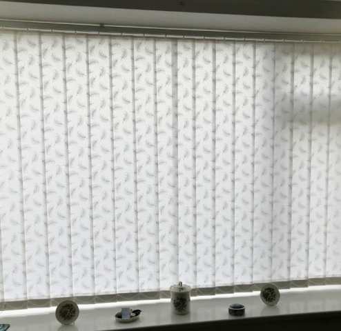 flutter-white-vertical-blinds5 Flutter White Vertical Blinds